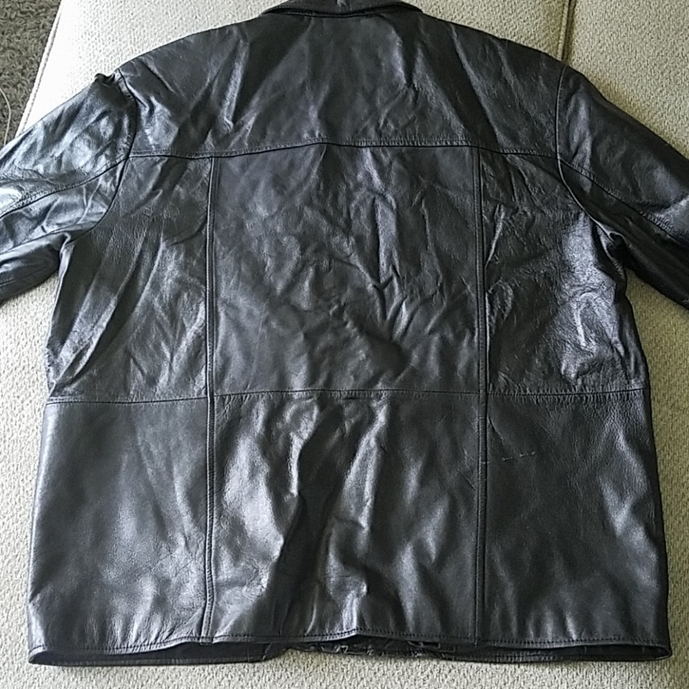 Leather jacket - Picture 2 of 4